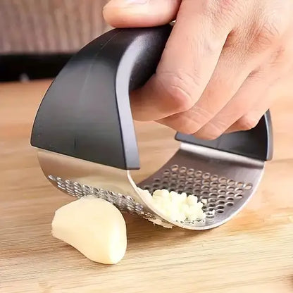 New Stainless Steel Garlic Press Manual Garlic Mincer Chopping Garlic Tools Arc Vegetable