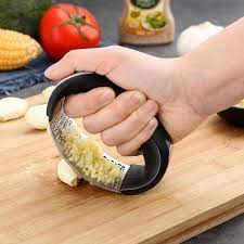 New Stainless Steel Garlic Press Manual Garlic Mincer Chopping Garlic Tools Arc Vegetable